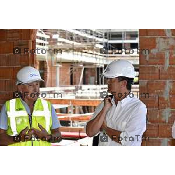 Foto Manzoni Tiziano/LaPresse 27-07-2022 Bergamo visita al cantiere cantiere Fondazione Carisma,nuovo centro assistenza delle persone affette da demenza. Ing. Miro Radici, e il Sindaco di Bergamo,Giorgio Gori.