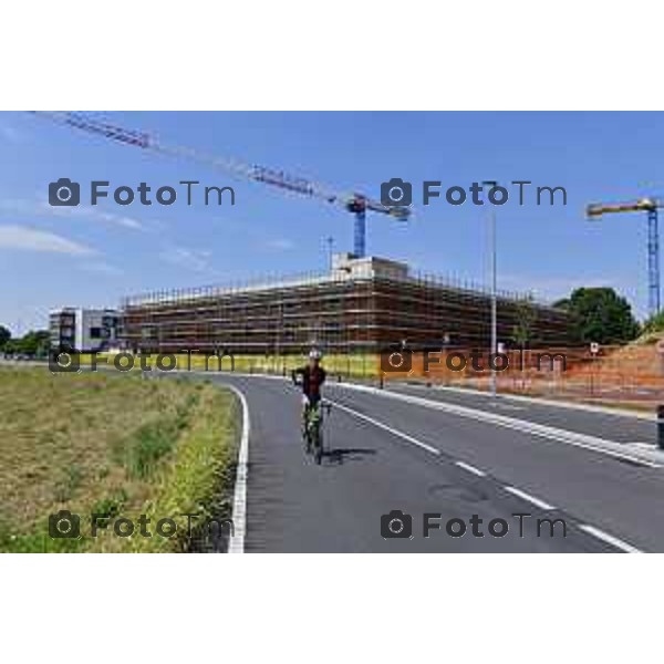 Foto Manzoni Tiziano/LaPresse 27-07-2022 Bergamo visita al cantiere cantiere Fondazione Carisma,nuovo centro assistenza delle persone affette da demenza. Ing. Miro Radici, e il Sindaco di Bergamo,Giorgio Gori.