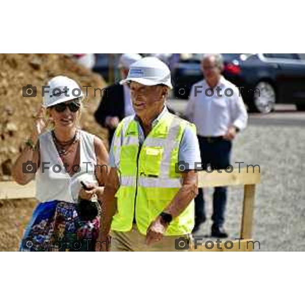 Foto Manzoni Tiziano/LaPresse 27-07-2022 Bergamo visita al cantiere cantiere Fondazione Carisma,nuovo centro assistenza delle persone affette da demenza. Ing. Miro Radici, e il Sindaco di Bergamo,Giorgio Gori.