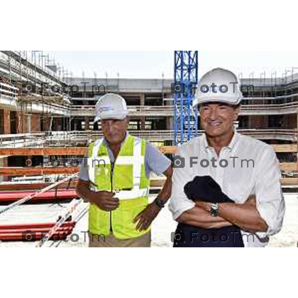 Foto Manzoni Tiziano/LaPresse 27-07-2022 Bergamo visita al cantiere cantiere Fondazione Carisma,nuovo centro assistenza delle persone affette da demenza. Ing. Miro Radici, e il Sindaco di Bergamo,Giorgio Gori.