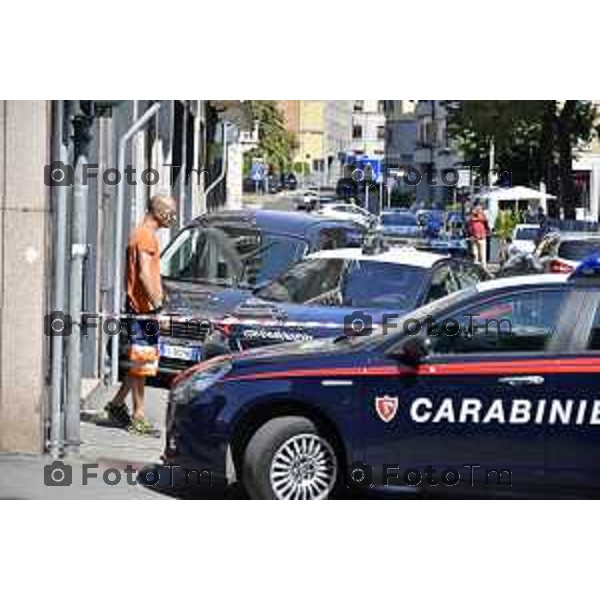 Foto Manzoni Tiziano/LaPresse 2-08-2022 Bergamo Italia - Cronaca - Bergamo inseguimento furgone con sparatoria da parte dei carabinieri in centro città