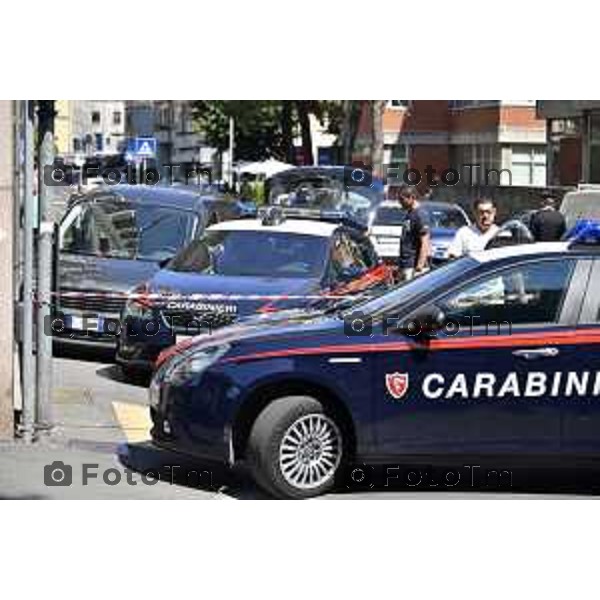 Foto Manzoni Tiziano/LaPresse 2-08-2022 Bergamo Italia - Cronaca - Bergamo inseguimento furgone con sparatoria da parte dei carabinieri in centro città