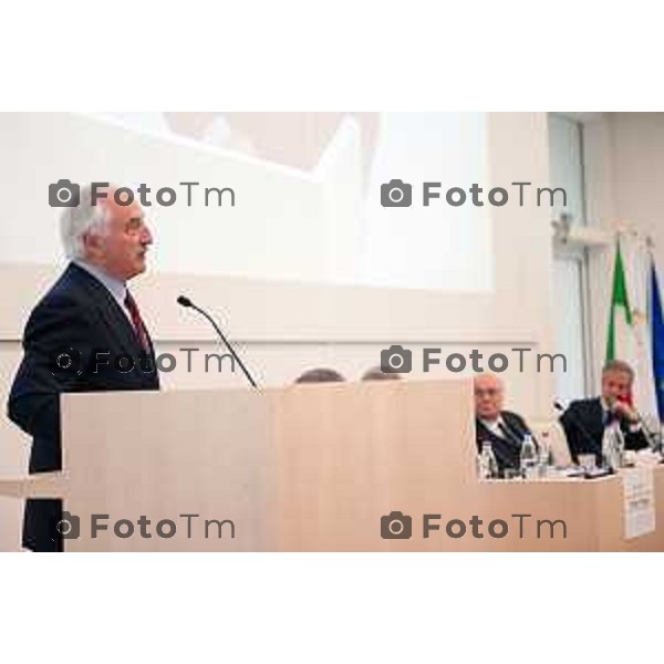 Stezzano c/o Km rosso inaugurazione di i.lab, il nuovo centro Ricerca e Innovazione del Gruppo Italcementi Nella foto Bombassei parla alla sala foto Tiziano Manzoni Fotogramma Bergamo