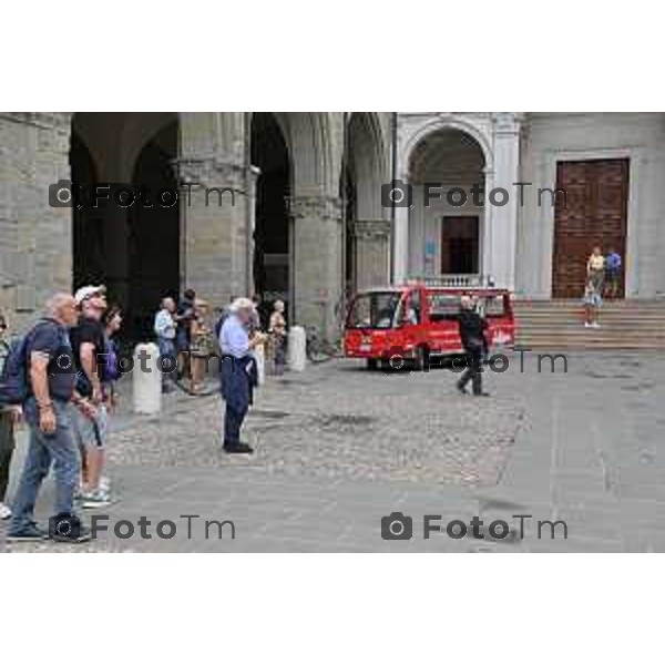 Foto Manzoni Tiziano/LaPresse 3-09-2022 Bergamo Italia - Cronaca - XII edizione del Landscape Festival - I Maestri del Paesaggio il pulmino eletrico