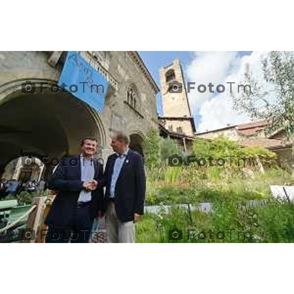 Foto Manzoni Tiziano/LaPresse 3-09-2022 Bergamo Italia - Cronaca - XII edizione del Landscape Festival - I Maestri del PaesaggioCassian Schmidt Architetto con il sindaco Giorgio Gori