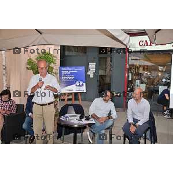 Bergamo Tiziano Manzoni/LaPresse 14-09 - 2022 Italia Cronaca Bergamo Caffè Bazzini italia viva e Azione di Calenda con Andrea Moltrasio e Niccolo Carretta