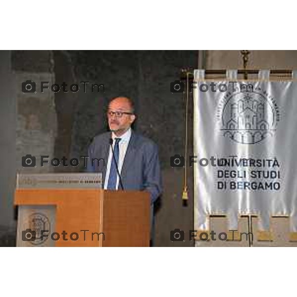 Foto Manzoni Tiziano/LaPresse 8-10-2022 Bergamo Italia - Cronaca - Bergamo Convegno Storie Eccellenza Merito Innovazione la cultura salverà il mondo . Universita Bg Saluti di Sergio Cavalieri (Rettore dell’Università di Bergamo)