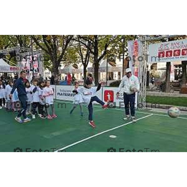 Foto Manzoni Tiziano/LaPresse 12-10-2022 Bergamo Italia - Cronaca - Settima tappa a Bergamo di un Campione per Amico, lmanifestazione italiana sportivo-educativo Adriano Panatta, Andrea Lucchetta, Ciccio Graziani e Martín Leandro Castrogiovanni