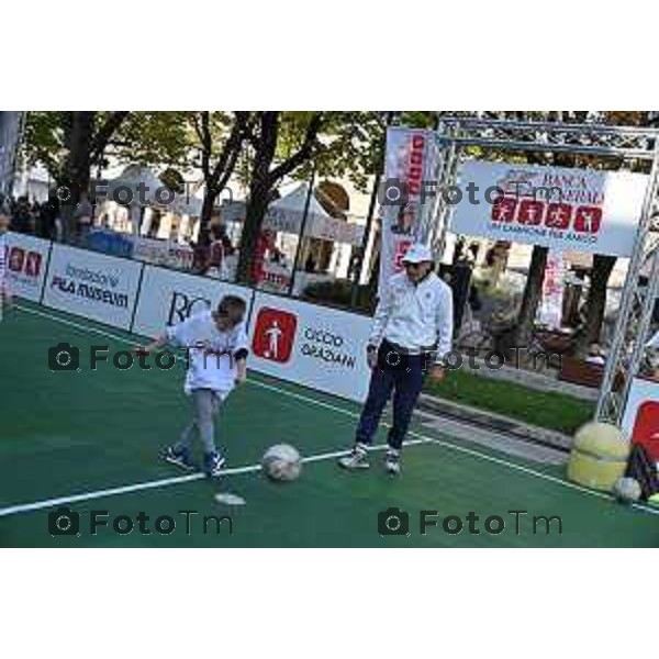 Foto Manzoni Tiziano/LaPresse 12-10-2022 Bergamo Italia - Cronaca - Settima tappa a Bergamo di un Campione per Amico, lmanifestazione italiana sportivo-educativo Adriano Panatta, Andrea Lucchetta, Ciccio Graziani e Martín Leandro Castrogiovanni