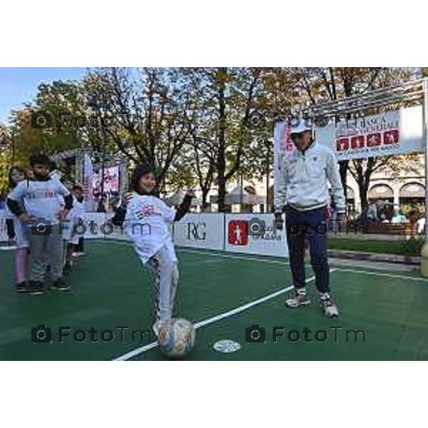 Foto Manzoni Tiziano/LaPresse 12-10-2022 Bergamo Italia - Cronaca - Settima tappa a Bergamo di un Campione per Amico, lmanifestazione italiana sportivo-educativo Adriano Panatta, Andrea Lucchetta, Ciccio Graziani e Martín Leandro Castrogiovanni