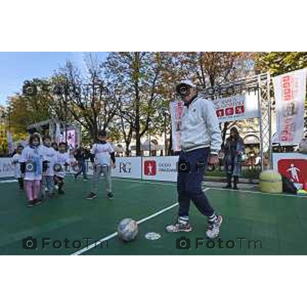 Foto Manzoni Tiziano/LaPresse 12-10-2022 Bergamo Italia - Cronaca - Settima tappa a Bergamo di un Campione per Amico, lmanifestazione italiana sportivo-educativo Adriano Panatta, Andrea Lucchetta, Ciccio Graziani e Martín Leandro Castrogiovanni