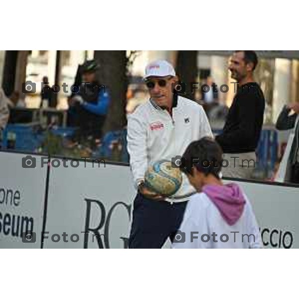 Foto Manzoni Tiziano/LaPresse 12-10-2022 Bergamo Italia - Cronaca - Settima tappa a Bergamo di un Campione per Amico, lmanifestazione italiana sportivo-educativo Adriano Panatta, Andrea Lucchetta, Ciccio Graziani e Martín Leandro Castrogiovanni