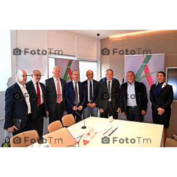 Foto Manzoni Tiziano/LaPresse 13-10-2022 Bergamo Italia - Cronaca - Bergamo presentazione voli AeroItalia da Orio Al Serio German Efromovich, Krassimir Tanev, Marc Bourgade, Giovanni Sanga, Luca Percassi, Giacomo Cattaneo Ugo Calvosa