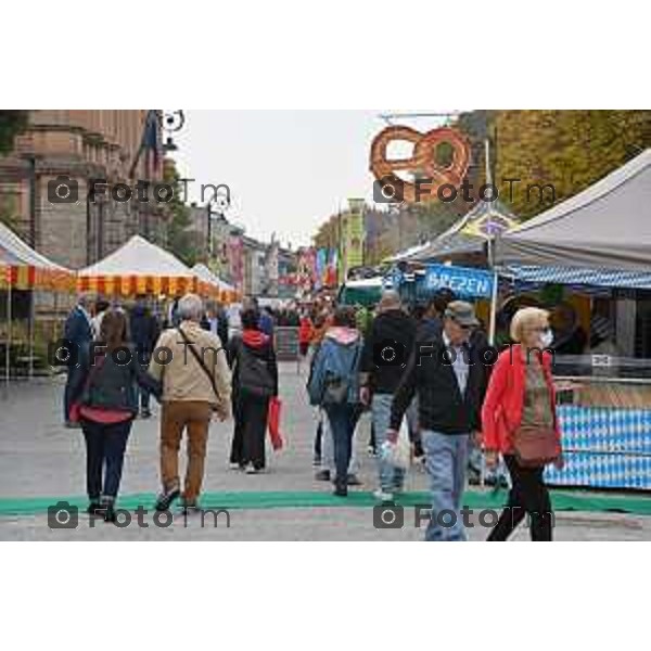 Foto Manzoni Tiziano/LaPresse 13-10-2022 Bergamo Italia - Cronaca - Bergamo Apertura Mercatanti 2022 street food