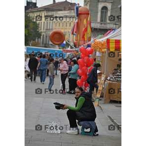 Foto Manzoni Tiziano/LaPresse 13-10-2022 Bergamo Italia - Cronaca - Bergamo Apertura Mercatanti 2022 street food