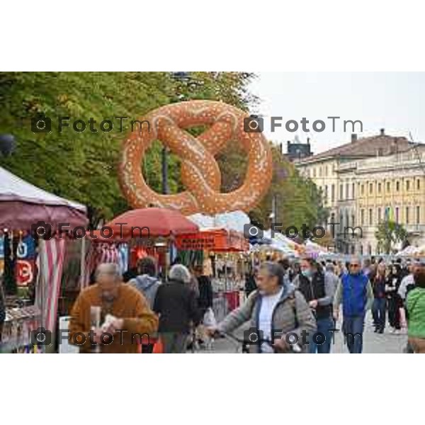 Foto Manzoni Tiziano/LaPresse 13-10-2022 Bergamo Italia - Cronaca - Bergamo Apertura Mercatanti 2022 street food