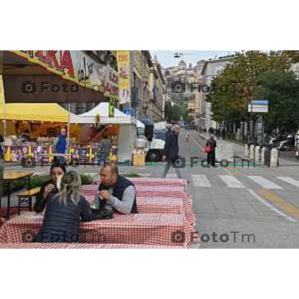 Foto Manzoni Tiziano/LaPresse 13-10-2022 Bergamo Italia - Cronaca - Bergamo Apertura Mercatanti 2022 street food