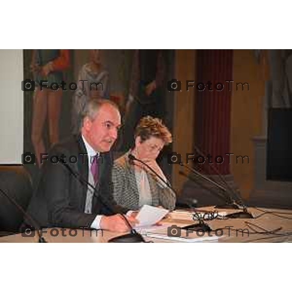 Foto Manzoni Tiziano/LaPresse 17-10-2022 Bergamo Italia - Cronaca - Conferenza stampa di presentazione del primo catalogo online ragionato delle opere di Giacomo Manzù Armando Santus, Presidente Fondazione Banca Popolare di Bergamo Giulia Manzù, Presidente della Fondazione Giacomo Manzù