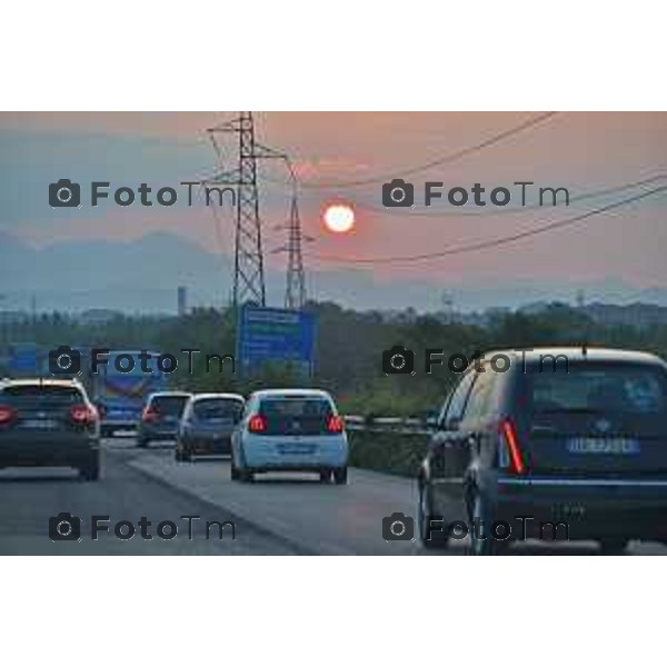 Nella foto: Bergamo asse interurbano traffico all\'alba 14 Settembre 2020 Tiziano Manzoni/ANSA