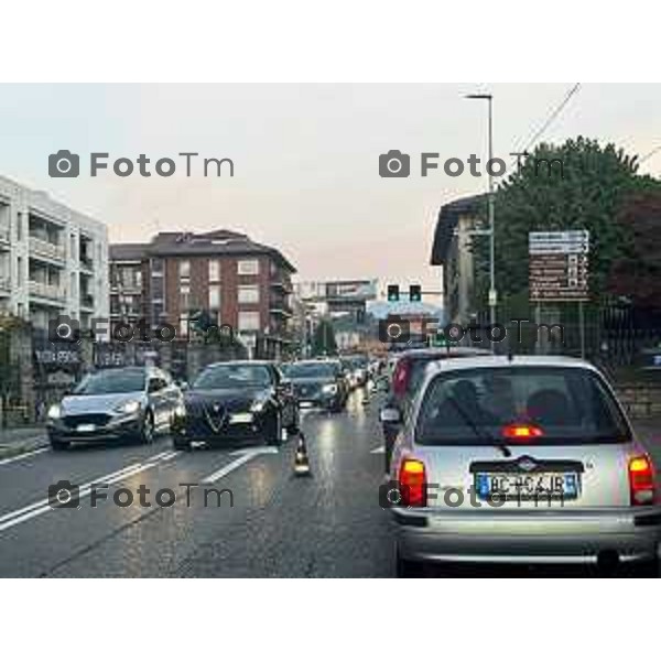 Foto Manzoni Tiziano/LaPresse 17-10-2022 Bergamo Italia - Cronaca - Bergamo traffico del mattino ingresso in città