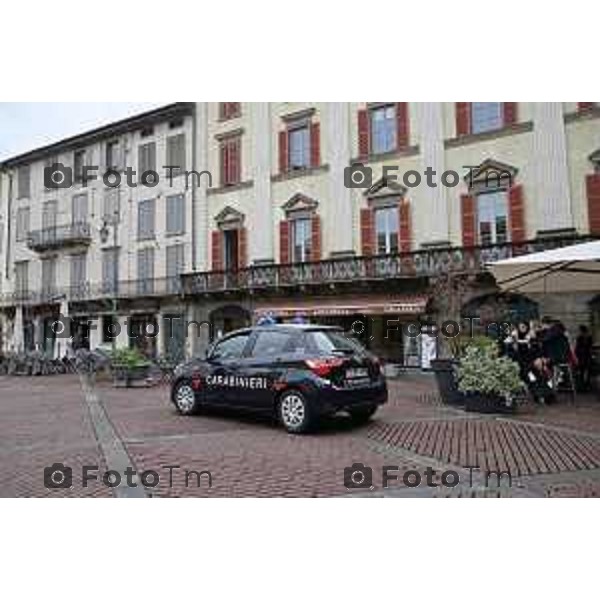 Foto Manzoni Tiziano/LaPresse 22-10-2022 Bergamo Italia - Cronaca Piazza vecchia carabinieri controlli