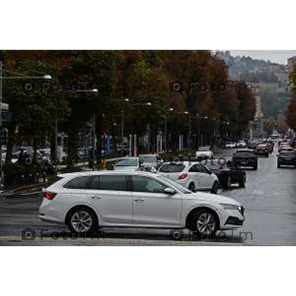 Foto Manzoni Tiziano/LaPresse 22-10-2022 Bergamo Italia - Cronaca -Bergamo taxi Piazzale Marconi