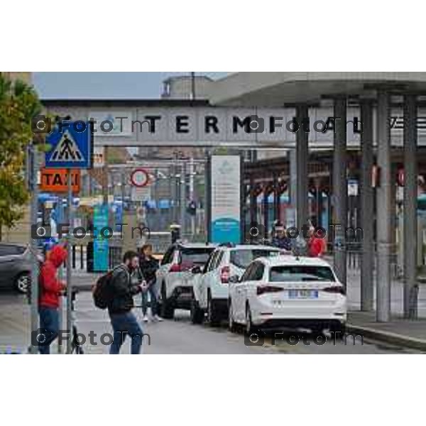 Foto Manzoni Tiziano/LaPresse 22-10-2022 Bergamo Italia - Cronaca -Bergamo taxi Piazzale Marconi