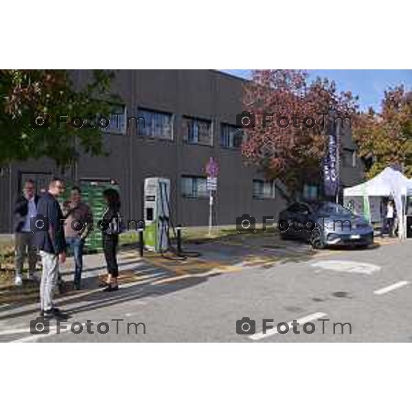 Foto Manzoni Tiziano/LaPresse 28-10-2022 Bergamo Italia - Cronaca - inaugurazione sul futuro della mobilità siglato da CISALFA SPORT e DUFERCO ENERGIA, in collaborazione con Bonaldi Gruppo Eurocar Italia Andrea Saccogna, Sindaco di Curno.