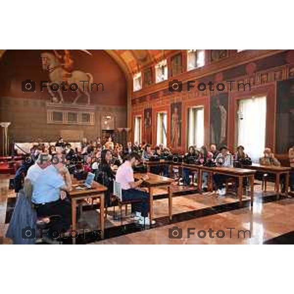 Foto Manzoni Tiziano/LaPresse 29-10-2022 Bergamo Italia - Cronaca - Maurizio Martina, Vice Direttore Generale FAO "Agricultura e diritto al cibo": convegno aula consigliare con Giorgio Gori