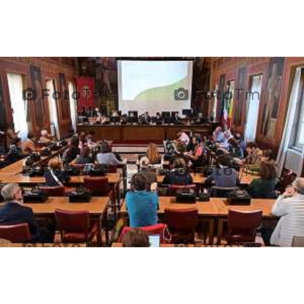 Foto Manzoni Tiziano/LaPresse 29-10-2022 Bergamo Italia - Cronaca - Maurizio Martina, Vice Direttore Generale FAO "Agricultura e diritto al cibo": convegno aula consigliare con Giorgio Gori