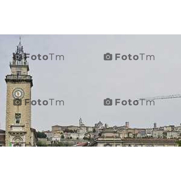 Tiziano Manzoni/LaPresse 1-11- 2022 Bergamo, Italia Cronaca Bergamo torre dei caduti orologio PRIMA del restauro