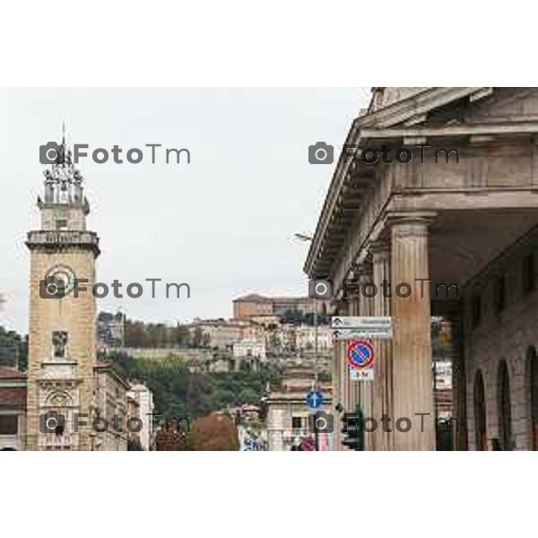 Tiziano Manzoni/LaPresse 1-11- 2022 Bergamo, Italia Cronaca Bergamo torre dei caduti orologio PRIMA del restauro