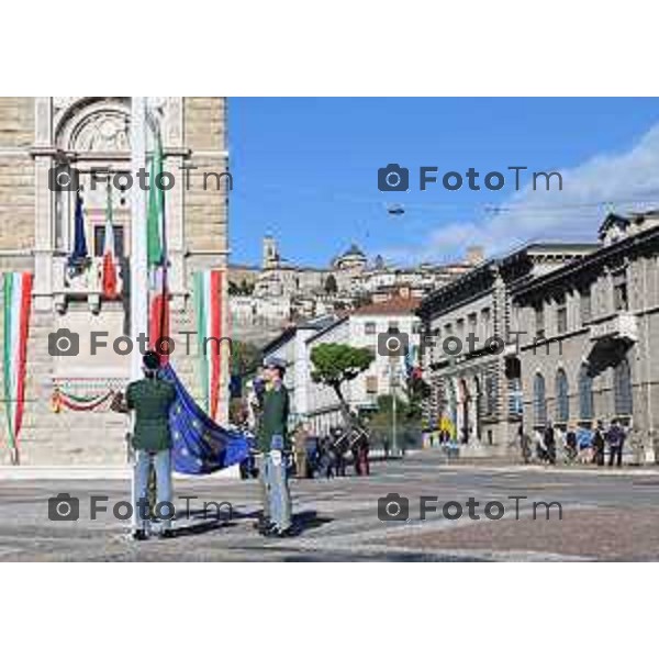 Foto Manzoni Tiziano/LaPresse 4-11-2022 Bergamo Italia - Cronaca - 4 Novembre 1918-2022 Bergamo celebra la giornata dell\'Unità Nazionale e delle Forze Armate