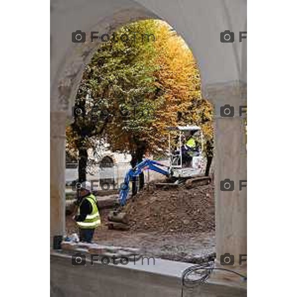 Foto Manzoni Tiziano/LaPresse 16-11-2022 Bergamo Italia - Cronaca - la visita al cantiere dell\'ex Hotel Commercio di via T. Tasso