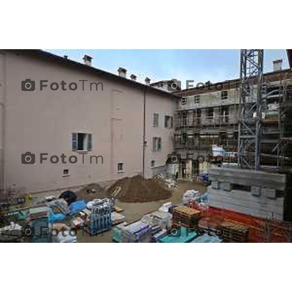 Foto Manzoni Tiziano/LaPresse 16-11-2022 Bergamo Italia - Cronaca - la visita al cantiere dell\'ex Hotel Commercio di via T. Tasso