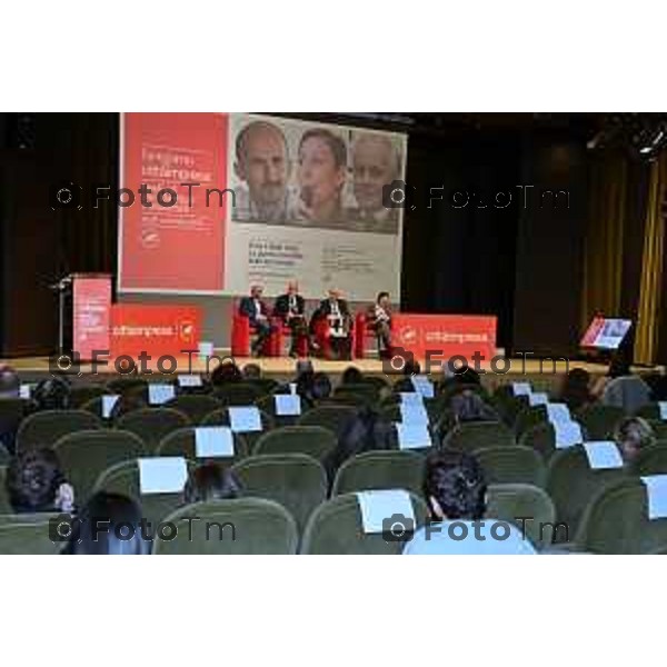 Foto Manzoni Tiziano/LaPresse 19-11-2022 Bergamo Italia - Cronaca - dibattito con; Alessandro Aresu, consigliere scientifico rivista Limes Alessia Amighini, docente di economia politica Università del Piemonte Orientale e Luciano Fontana, direttore Corriere della Sera