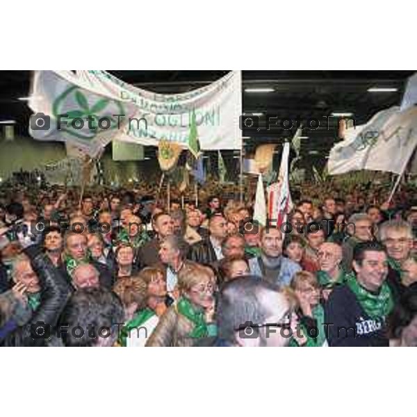 Orgoglio Leghista, raduno alla fiera di Bergamo per il popolo leghista dopo le dimissioni di Bossi Nella foto popolo leghista alla fiera di BG Foto Tiziano Manzoni Fotogramma Bergamo