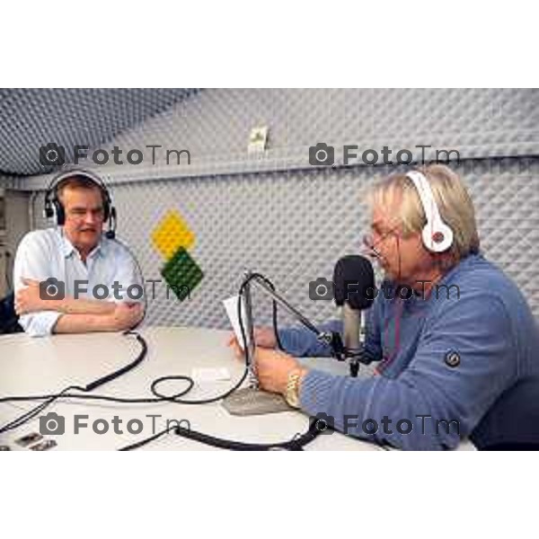 Cividate al Piano radio Pianeta dj Miky intervista Roberto Calderoli nella foto in radio durante l\'intervista foto Tiziano Manzoni Fotogramma Bergamo