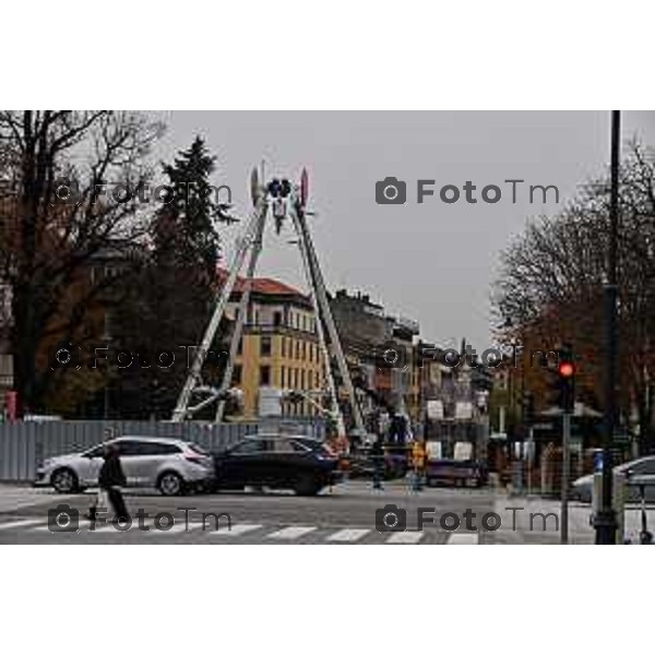 Foto Manzoni Tiziano/LaPresse 29-11- 2022 Bergamo Italia - Cronaca - Bergamo Arrivo ruota Panoramica 2022