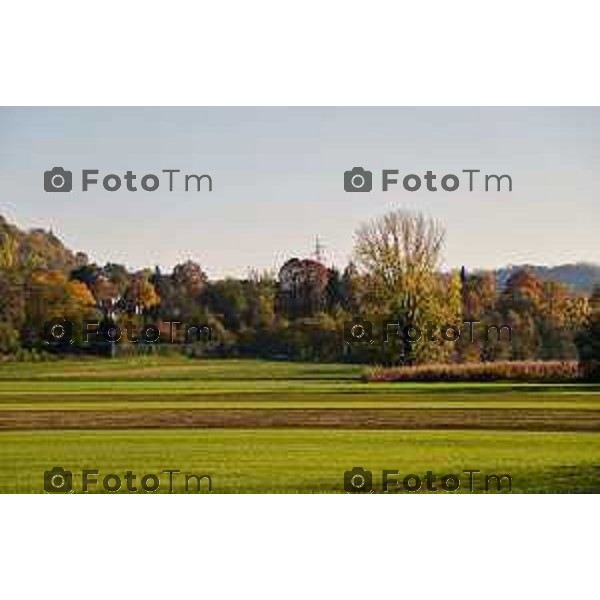 Foto Manzoni Tiziano/LaPresse 24-11 -2022 Bergamo Italia - Cronaca - Bergamo Villa D\'Adda Brivio colori dell\'autunno Brivio Resegone prati verdi