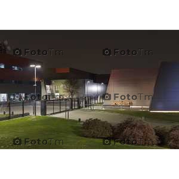 Foto Manzoni Tiziano/LaPresse 30-11--2022 Bergamo Italia - Cronaca - Ponte San Pietro (BG) l’inaugurazione con il taglio del nastro dei due nuovi Data Center Aruba di ultima generazione e di un Auditorium spazio eventi innovativo.