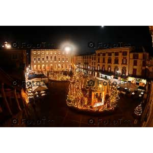 Tiziano Manzoni/LaPresse 7-12- 2022 Bergamo, Italia Cronaca Bergamo Luminarie Citta Alta e bassa Natale 2022