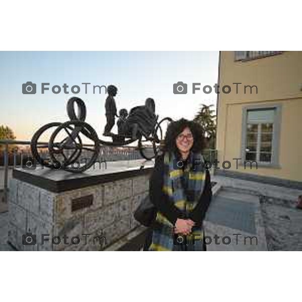 Tiziano Manzoni/LaPresse 12-12- 2022 Bergamo, Italia Cronaca Bergamo visita guidata scultura Manzù, Giulia e Mileto in carrozza sede universitaria Pignolo,