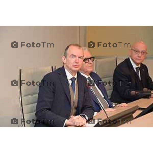 Foto Manzoni Tiziano/LaPresse 14-12-2022 Bergamo Italia - Cronaca - Emilio Bellingardi con Giovanni Sanga presidente e direttore aeroporto Orio al Serio