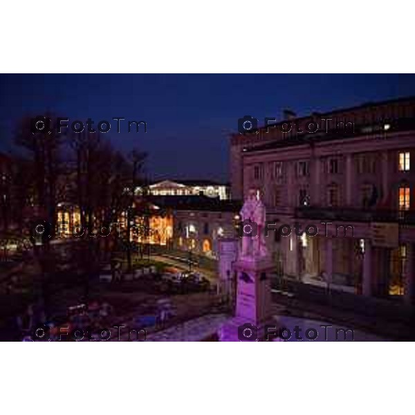 Foto Manzoni Tiziano/LaPresse 14-12-2022 Italia - Cronaca - Bergamo Luminarie vista dall\'alto ruota panoramica