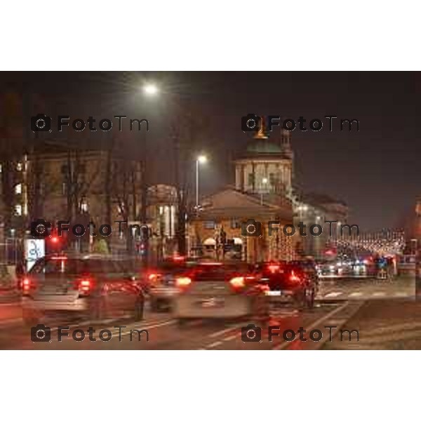 Foto Manzoni Tiziano/LaPresse 14-12-2022 Italia - Cronaca - Bergamo Luminarie vista dall\'alto ruota panoramica