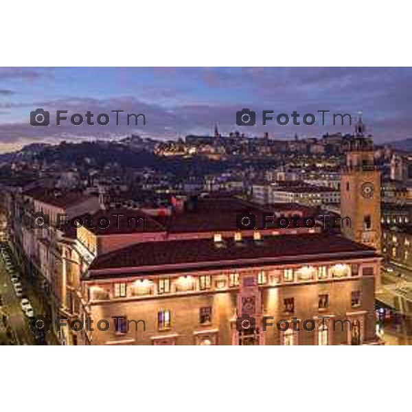 Foto Manzoni Tiziano/LaPresse 14-12-2022 Italia - Cronaca - Bergamo Luminarie vista dall\'alto ruota panoramica