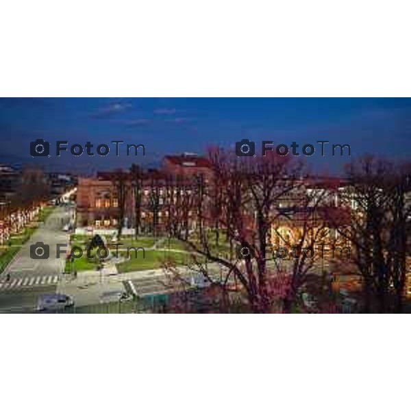 Foto Manzoni Tiziano/LaPresse 14-12-2022 Italia - Cronaca - Bergamo Luminarie vista dall\'alto ruota panoramica