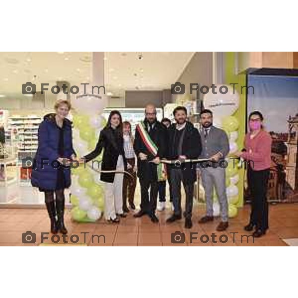 Foto Manzoni Tiziano/LaPresse 16-12-2022 Bergamo Italia - Cronaca -Inaugurazione LloydsFarmacia Comunale Bergamo 2