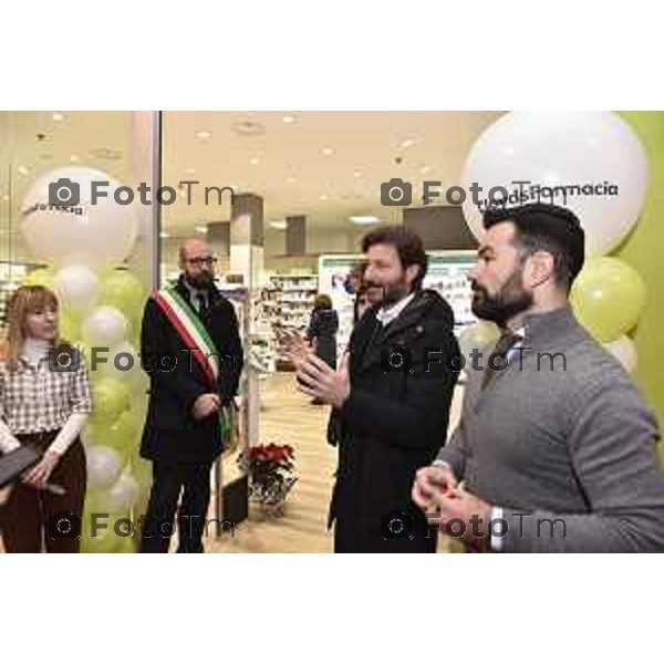 Foto Manzoni Tiziano/LaPresse 16-12-2022 Bergamo Italia - Cronaca -Inaugurazione LloydsFarmacia Comunale Bergamo 2